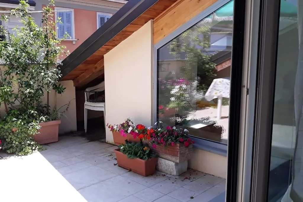 Mansarda Con Terrazzo Centralissima Milano Italia