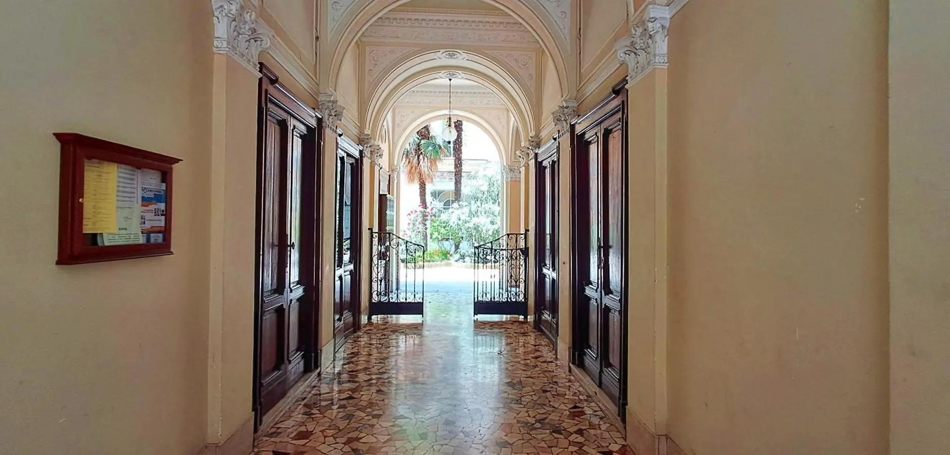 Mansarda Con Terrazzo Centralissima Milano Lägenhet