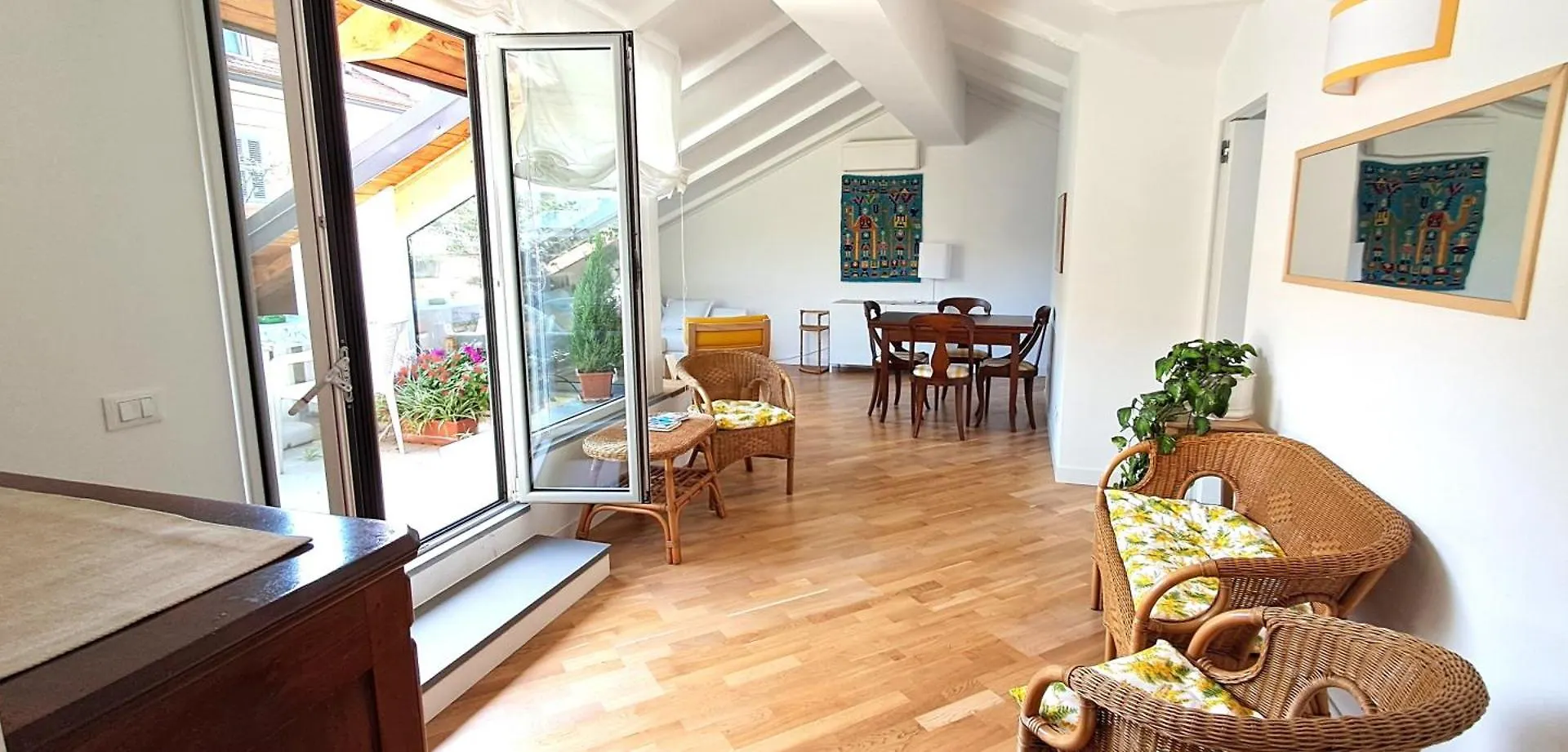 Mansarda Con Terrazzo Centralissima Milano Appartamento