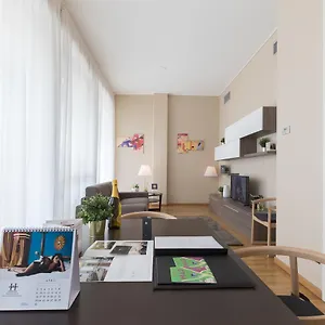  Lägenhet Hemeras Boutique Homes - Design Near Duomo Cathedral