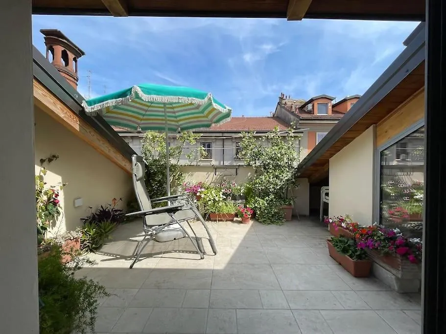 Apartment Mansarda Con Terrazzo Centralissima Milan