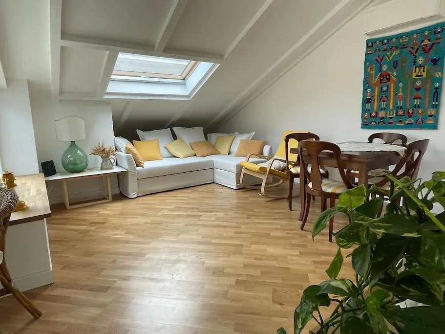 Apartment Mansarda Con Terrazzo Centralissima Milan