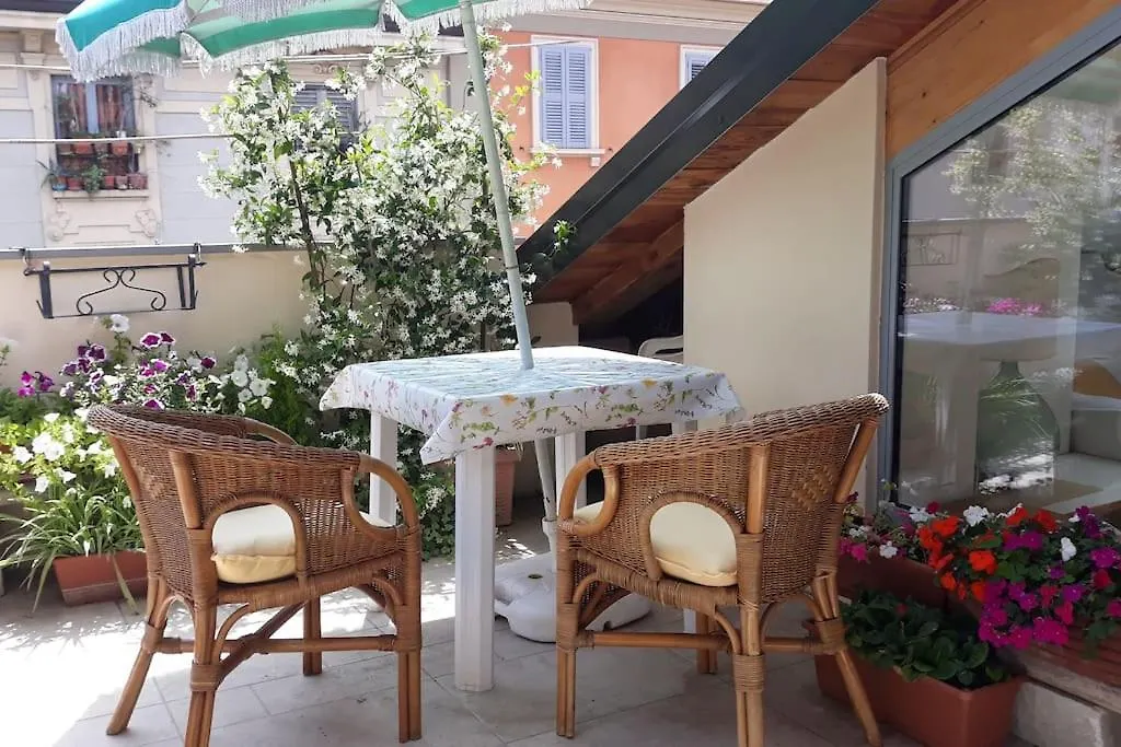 Mansarda Con Terrazzo Centralissima Milan